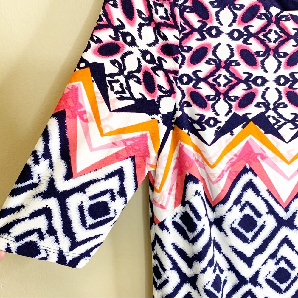 Vince Camuto All-Over Print 3/4 Sleeve Shift Dress - Picture 3 of 8